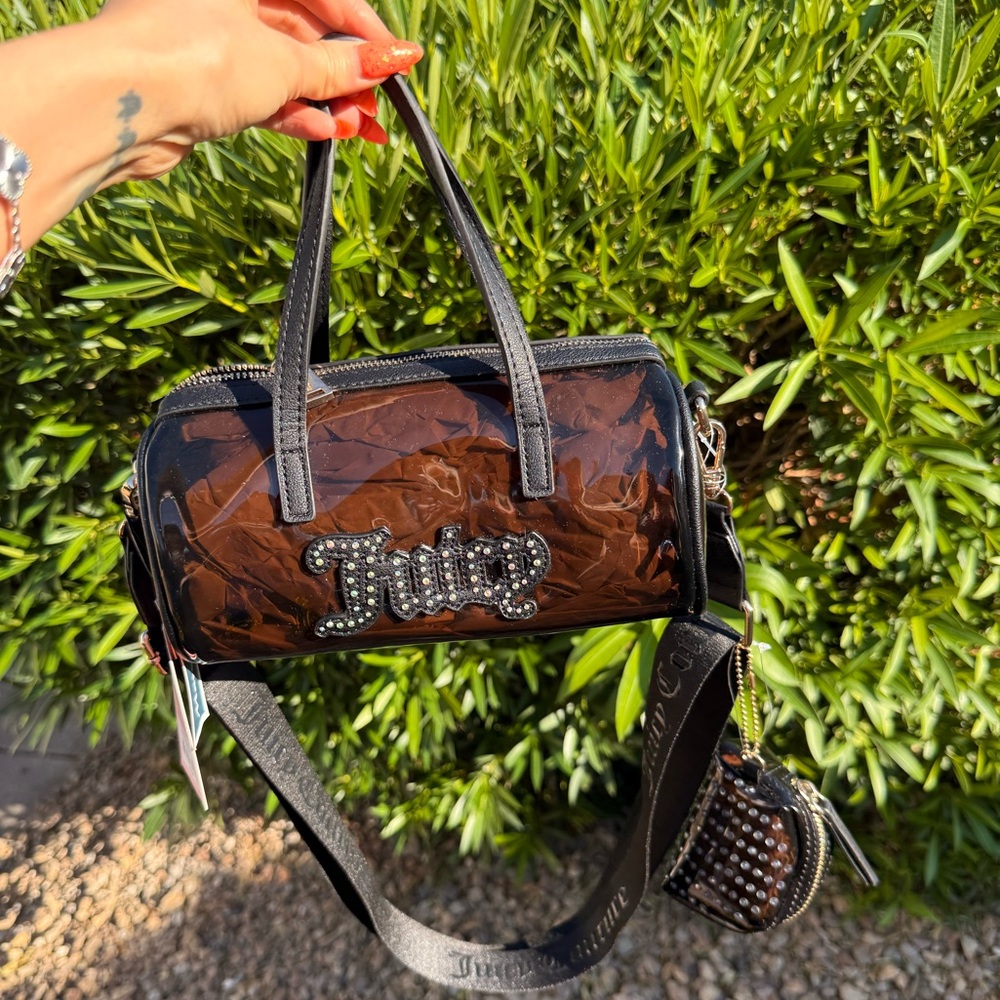 *BNWT JUICY COUTURE BLACK CROSSBODY BARREL BAG WITH STUDDED MINI BAG CHARM*